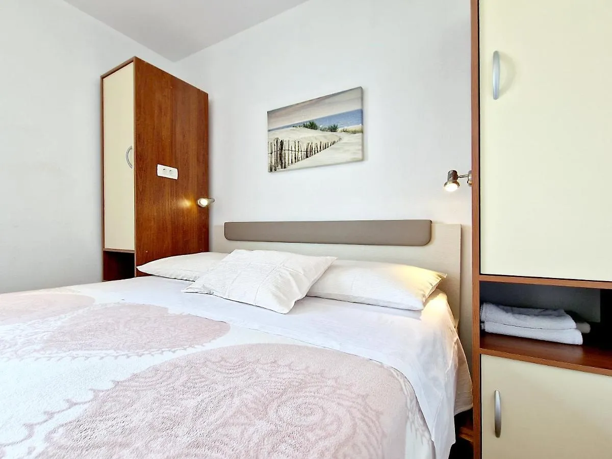 Villa Katarina Petrčane 3*,  Kroatien
